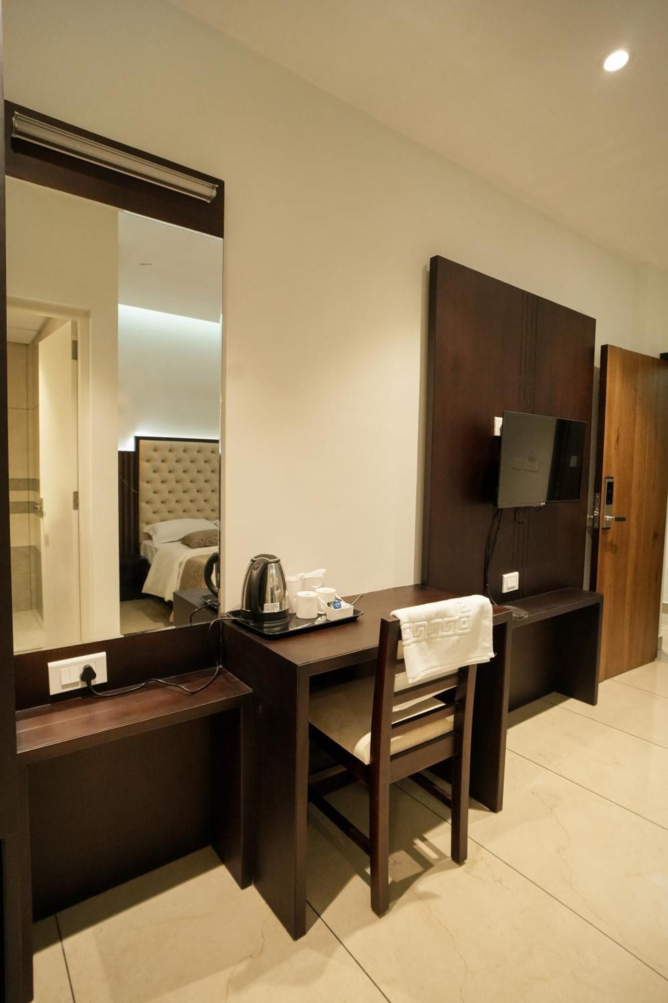 Hotel Sulu Residency Kochi Exterior foto